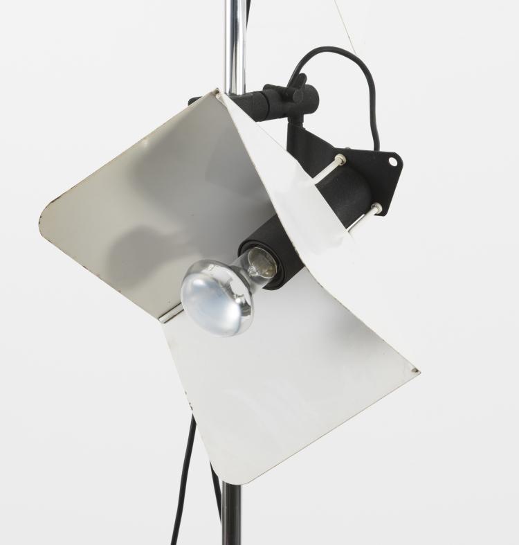 Bild 1 zu Objekt, 'Triedro' floor lamp, 1971, Joe Colombo, Stilnovo, Mailand, 134A 189
