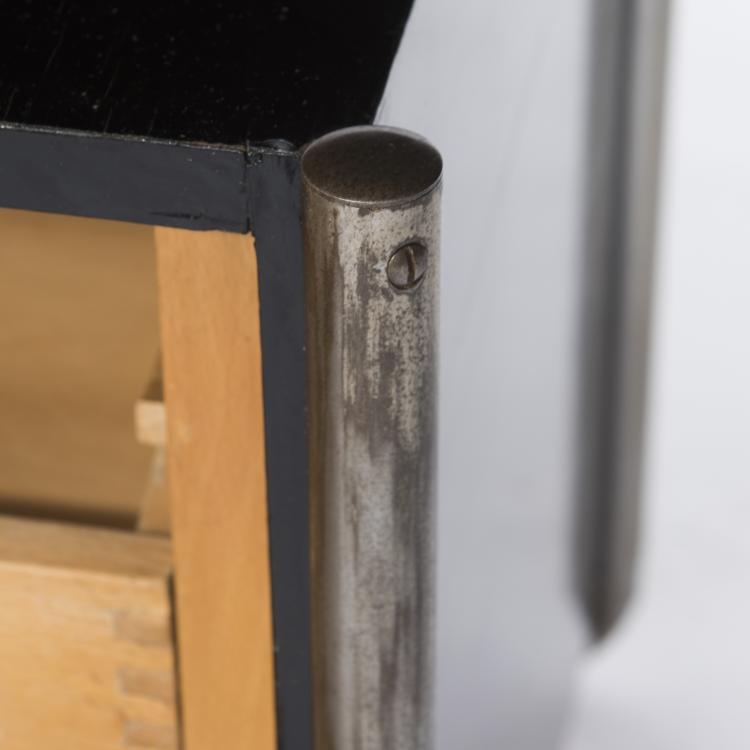 Bild 4 zu Objekt, Kleiner Schreibmaschinentisch 'B 21/1', um 1935c, Thonet, Frankenberg, 134D 814