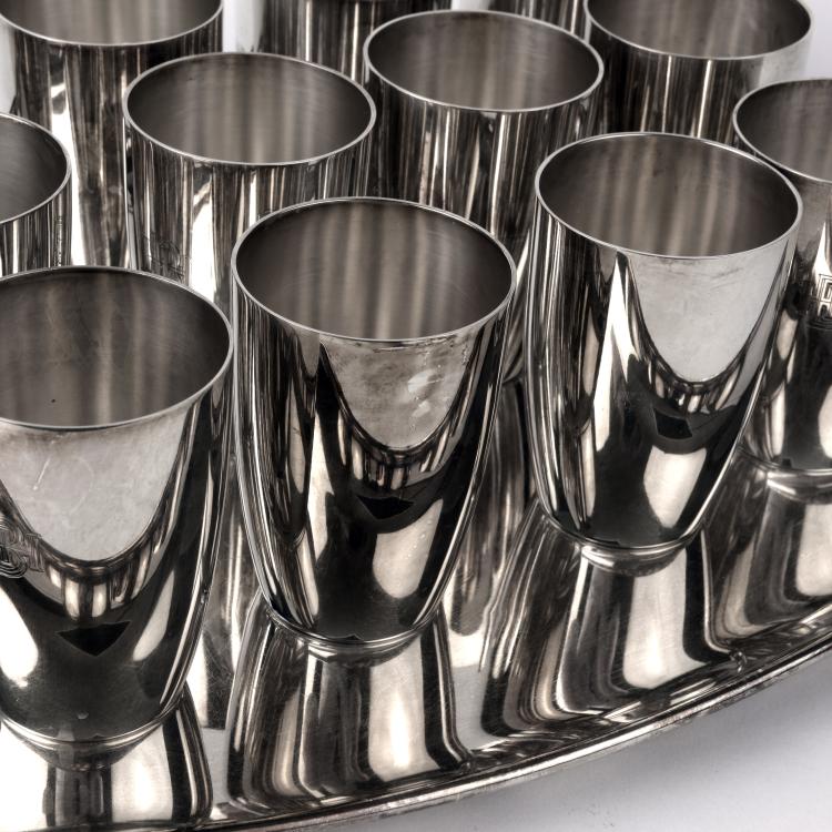 Bild 2 zu Objekt, Zw&ouml;lf Becher und Tablett, um 1930, Binder, Wilhelm, Schw&auml;bisch Gm&uuml;nd; Koch & Bergfeld, Bremen, 134D 815