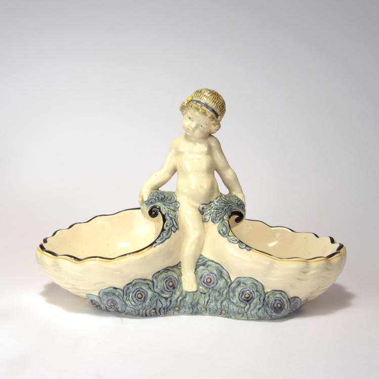 Bild 1 zu Objekt, Zwei Jardinieren 'M&auml;dchen mit Muscheln' und 'Schwan mit zwei Putten', 1911 und 1913, Wilhelm S&uuml;s, Karlsruhe, Majolikamanufaktur, 134D 758