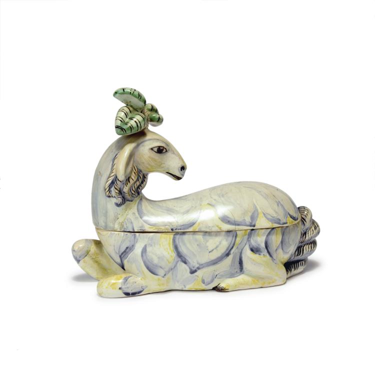 Hauptbild zu Objekt, Fig&uuml;rliche Deckeldose, 1919, Dagobert Peche, Gmundner Tonwarenfabrik u. Keramische Werkstatt F. und E. Schlei&szlig; (zugeschrieben), 134D 780