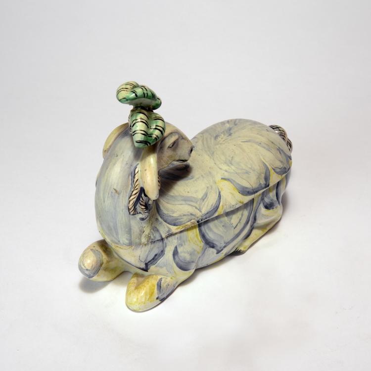 Bild 1 zu Objekt, Fig&uuml;rliche Deckeldose, 1919, Dagobert Peche, Gmundner Tonwarenfabrik u. Keramische Werkstatt F. und E. Schlei&szlig; (zugeschrieben), 134D 780