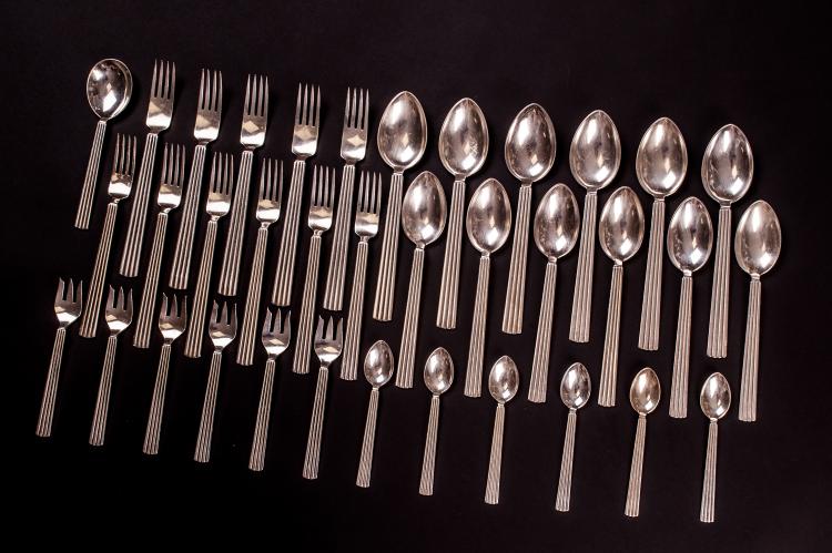 Bild 1 zu Objekt, 42 Teile Besteck 'Bernadotte', 1939 , Sigvard Bernadotte, Jensen, Georg, Kopenhagen, 134D 871