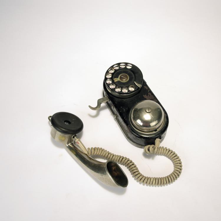 Bild 1 zu Objekt, Wandtelefon, 1930er Jahre, Compagnie des T&eacute;l&eacute;phones Thomson-Houston, Paris, 134D 841
