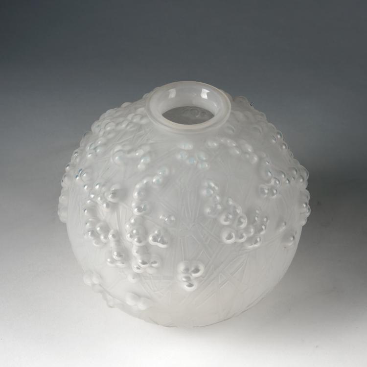 Bild 1 zu Objekt, Vase 'Druide' - 'Gui de ch&ecirc;ne', 1924, Lalique, Ren&eacute;, Wingen-sur-Moder, 134D 784