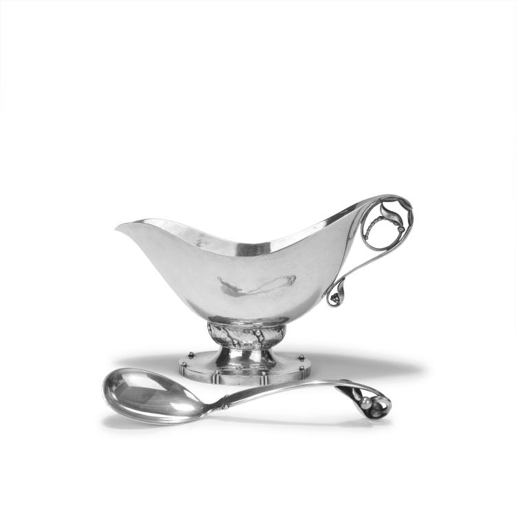 Hauptbild zu Objekt, Gravyboat 1919 with similar spoon by W.&S. S&oslash;rensen, c1939, Jensen, Georg, Kopenhagen; S&oslash;rensen, W. S., D&auml;nemark, 134D 767