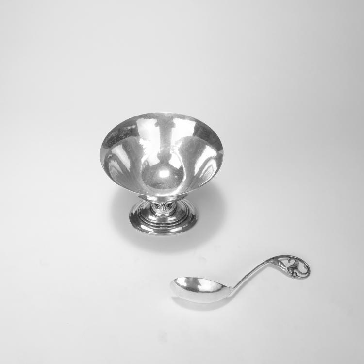 Bild 1 zu Objekt, Footed bowl with spoon, c1915, Johan Rohde, Jensen, Georg, Kopenhagen, 134D 762