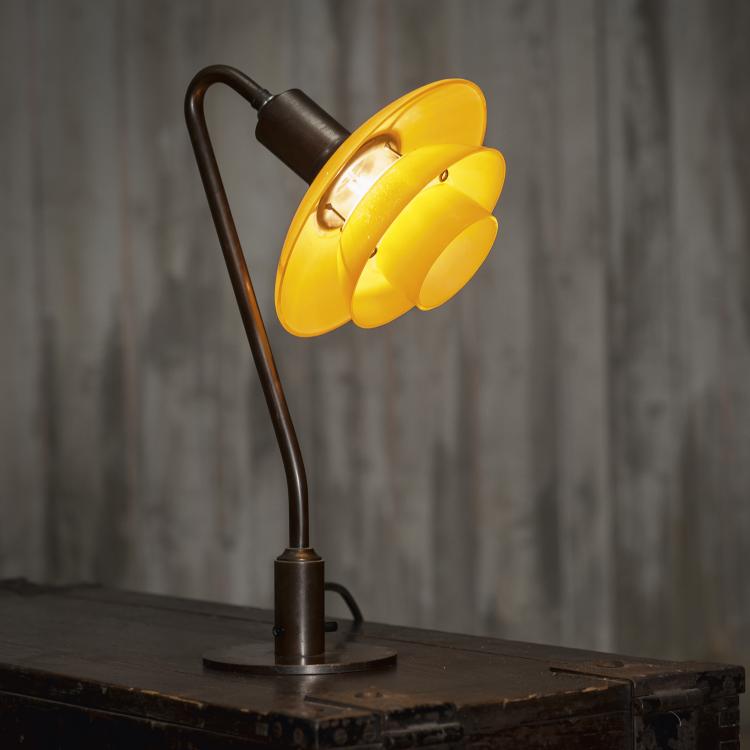 Hauptbild zu Objekt, '2/2' table light, 1931, Poul Henningsen, Poulsen, Louis, Kopenhagen, 134D 778