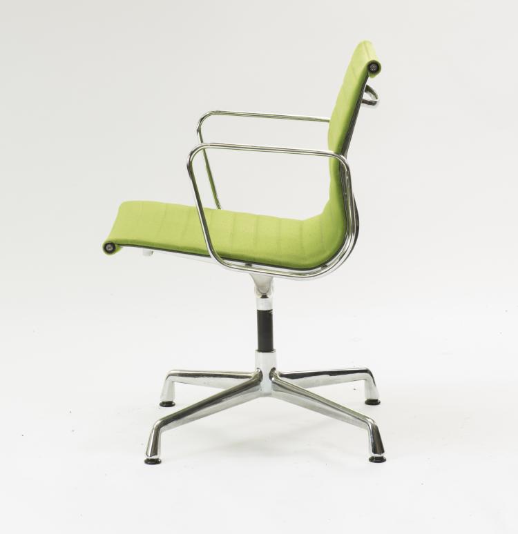 Bild 2 zu Objekt, Armlehnstuhl 'Aluminium Group', 1958, Vitra Design, Weil am Rhein, 134D 904