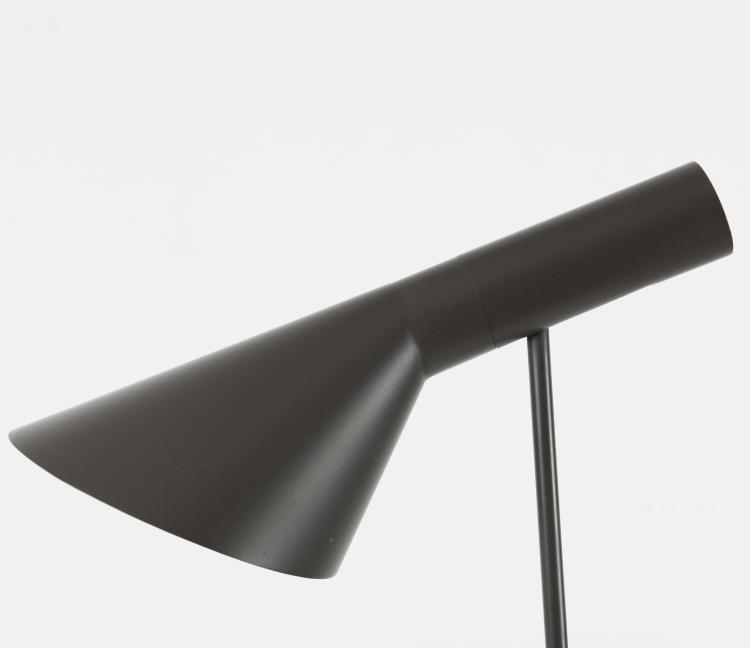 Bild 1 zu Objekt, 'AJ' floor light, 1957, Arne Jacobsen, Poulsen, Louis, Kopenhagen, 134D 901