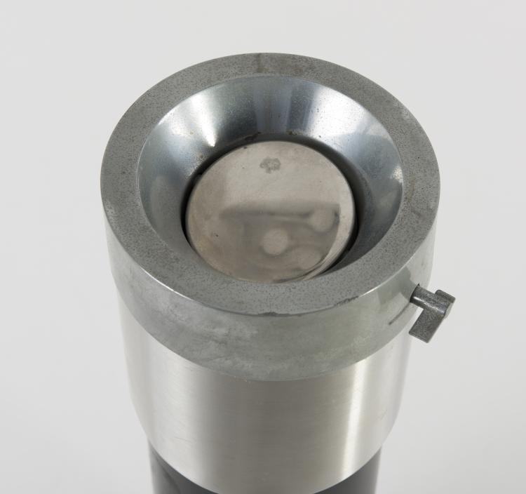 Bild 2 zu Objekt, Floor ashtray, c1960, Joe Colombo, Stilnovo, Mailand, 134A 18
