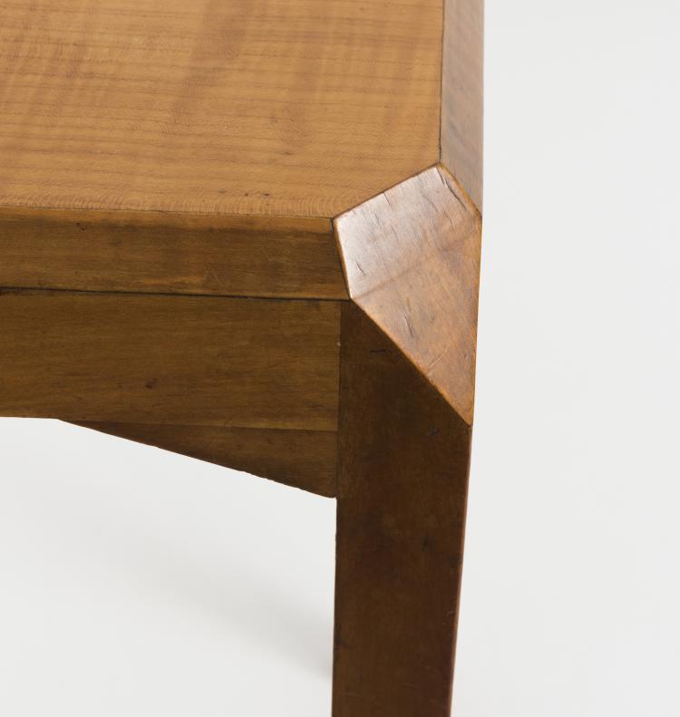 Bild 1 zu Objekt, Anthroposophic side table, c1930, Felix Kayser, Schiller-M&ouml;bel, Stuttgart-Degerloch (zugeschrieben), 134B 505