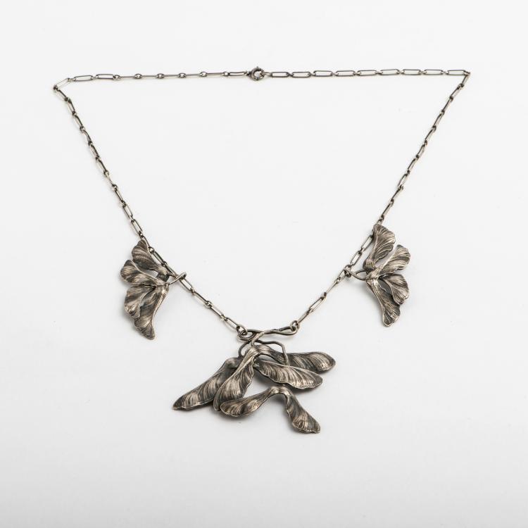 Hauptbild zu Objekt, Anh&auml;nger 'Fruits d'Erable', um 1900, Arnould, Edouard-Aim&eacute;, 135 472