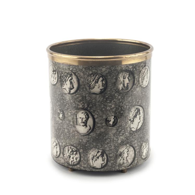 Hauptbild zu Objekt, Kleiner Papierkorb 'Cammei', 1950er Jahre, Piero Fornasetti, Fornasetti, Mailand, 134A 206
