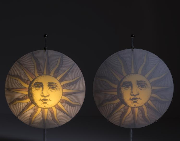 Bild 4 zu Objekt, Two 'Sole' table lights, c1995, Barnaba Fornasetti, Antonangeli Illuminazione, Paderno Dugnano/Mailand; Fornasetti, Mailand, 134A 237
