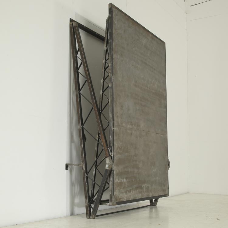 Bild 2 zu Objekt, Fold-away double bed, 1987, Wolfgang Laubersheimer, Pentagon, K&ouml;ln, 136A 198