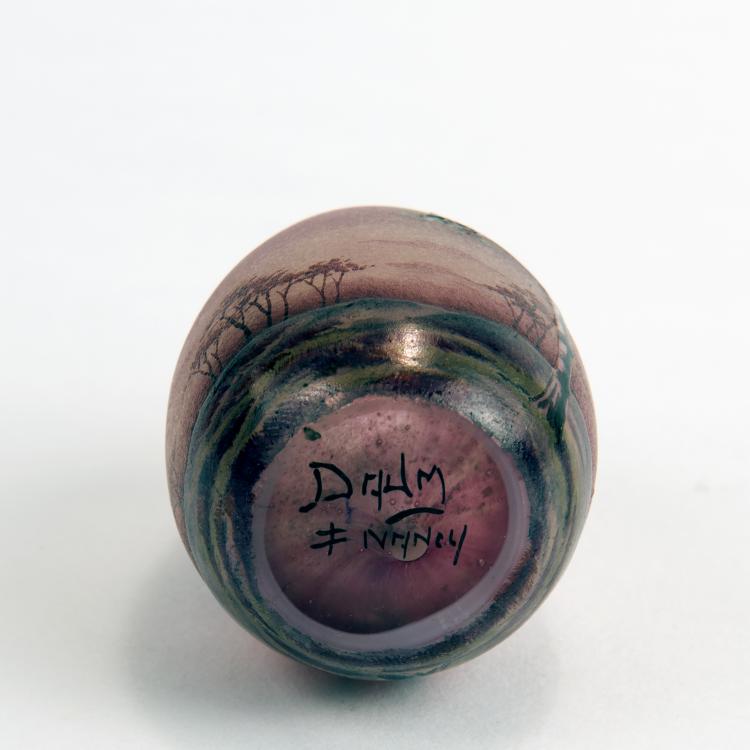 Bild 2 zu Objekt, Miniaturvase 'Paysage mauve', 1907, Daum Fr&egrave;res, Nancy, 135 56