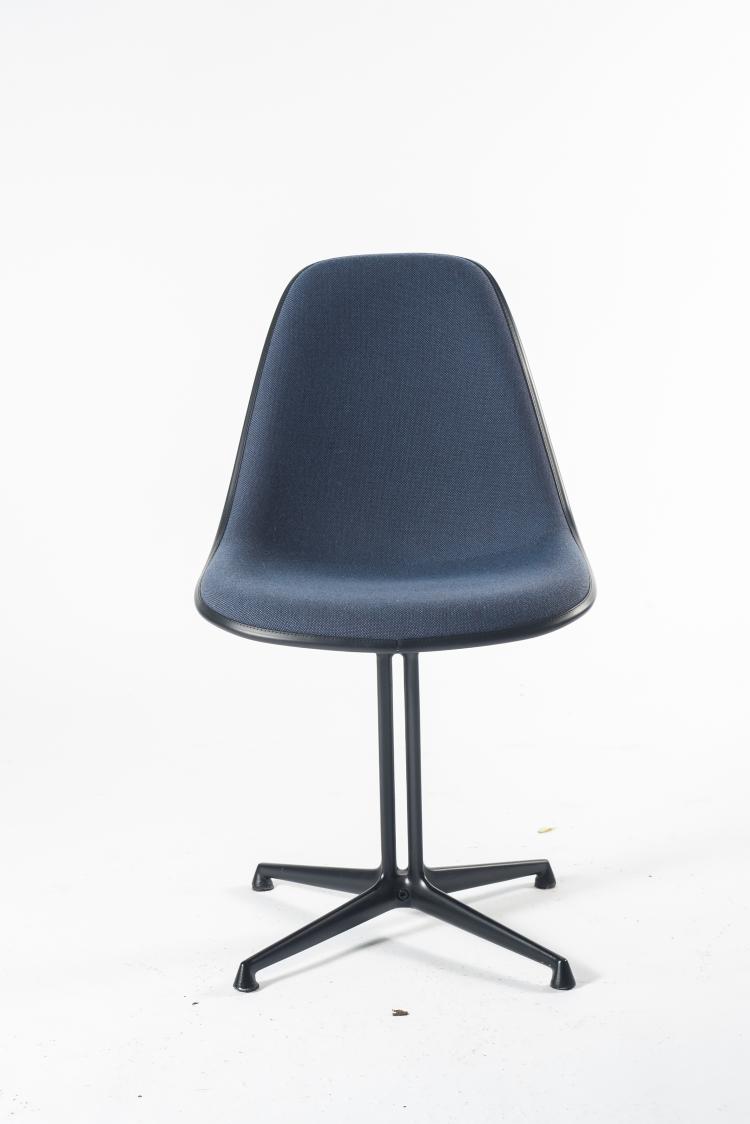 Bild 1 zu Objekt, Six 'Plastic Side Chairs' on 'LaFonda' base, c1960, Charles Eames, Vitra, Weil am Rhein, 134B 431