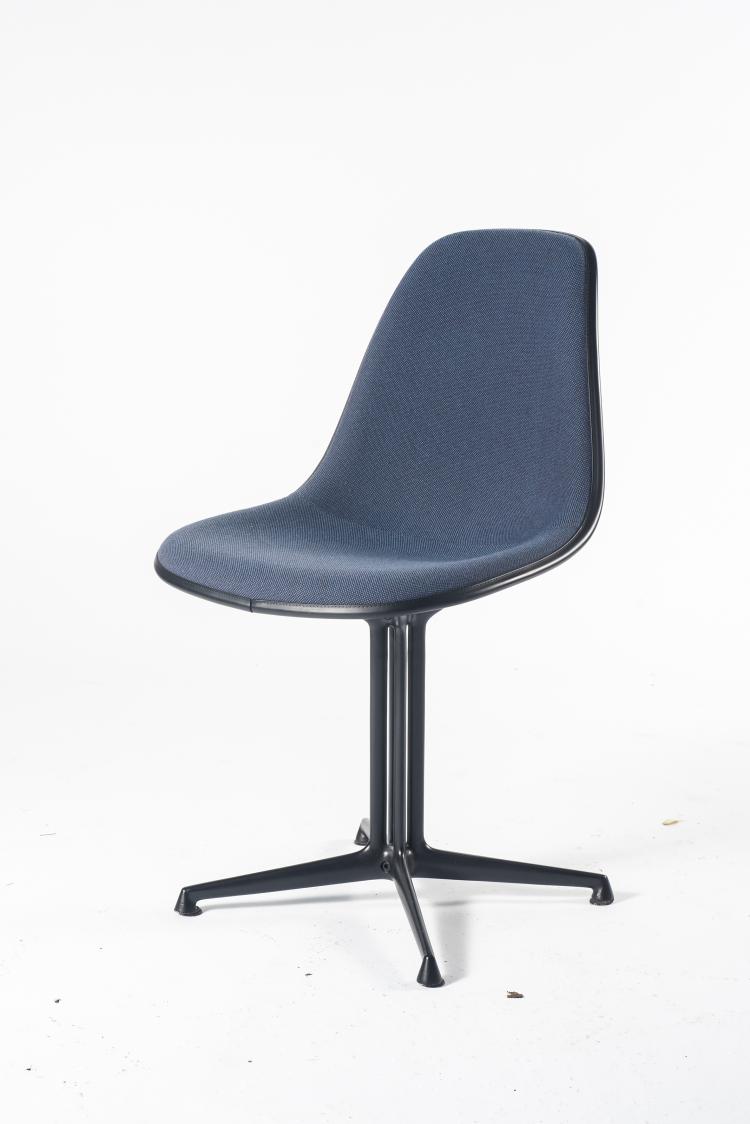 Bild 2 zu Objekt, Six 'Plastic Side Chairs' on 'LaFonda' base, c1960, Charles Eames, Vitra, Weil am Rhein, 134B 431