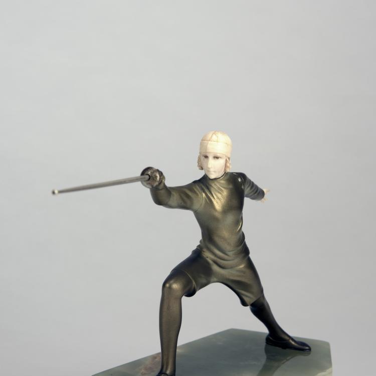 Bild 1 zu Objekt, 'Foilswoman', c1925, Ferdinand Preiss, 135 372