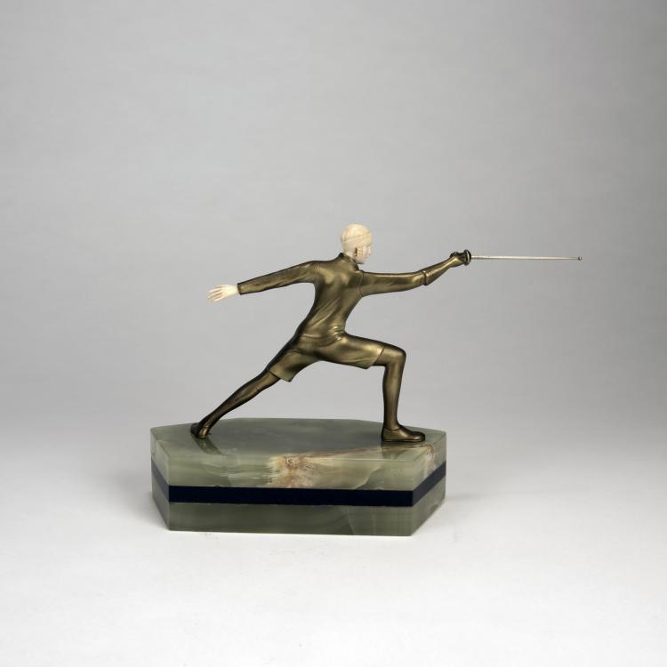 Bild 2 zu Objekt, 'Foilswoman', c1925, Ferdinand Preiss, 135 372