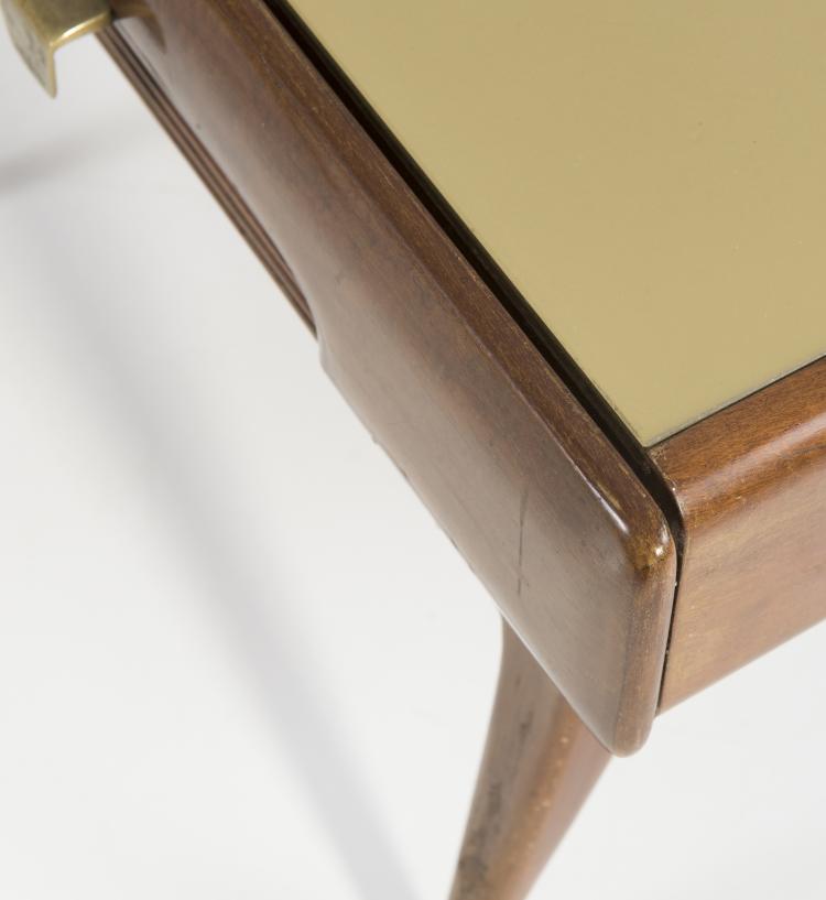 Bild 2 zu Objekt, Two night stands, 1940/50s, Italien<, 134A 9