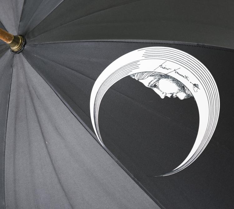 Bild 2 zu Objekt, Two 'Sol e Luna' umbrellas, 1990s, Barnaba Fornasetti, Fornasetti, Mailand, 134A 229