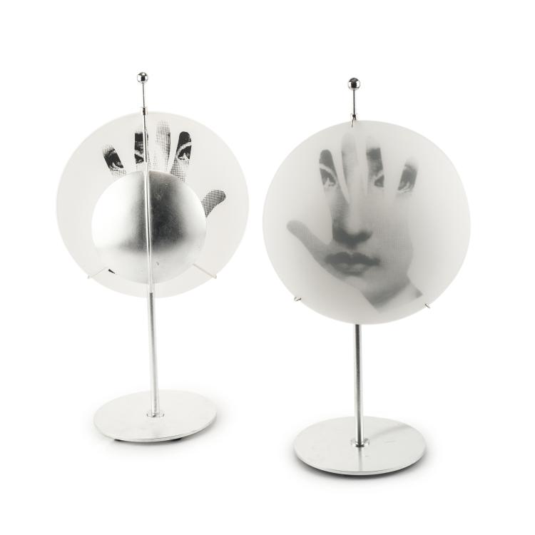 Hauptbild zu Objekt, Zwei Tischleuchten 'Tema e Variazioni', um 1995, Piero Fornasetti, Antonangeli Illuminazione, Paderno Dugnano/Mailand; Fornasetti, Mailand, 134A 238