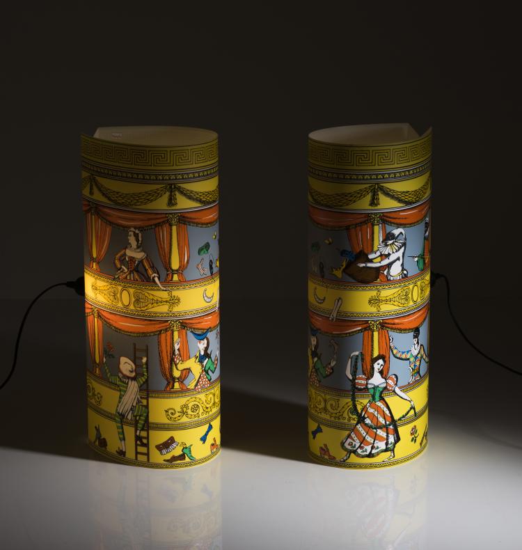 Bild 1 zu Objekt, Two 'Commedia italiana medio' table lights, c1995, Barnaba Fornasetti, Antonangeli Illuminazione, Paderno Dugnano/Mailand; Fornasetti, Mailand, 134A 232