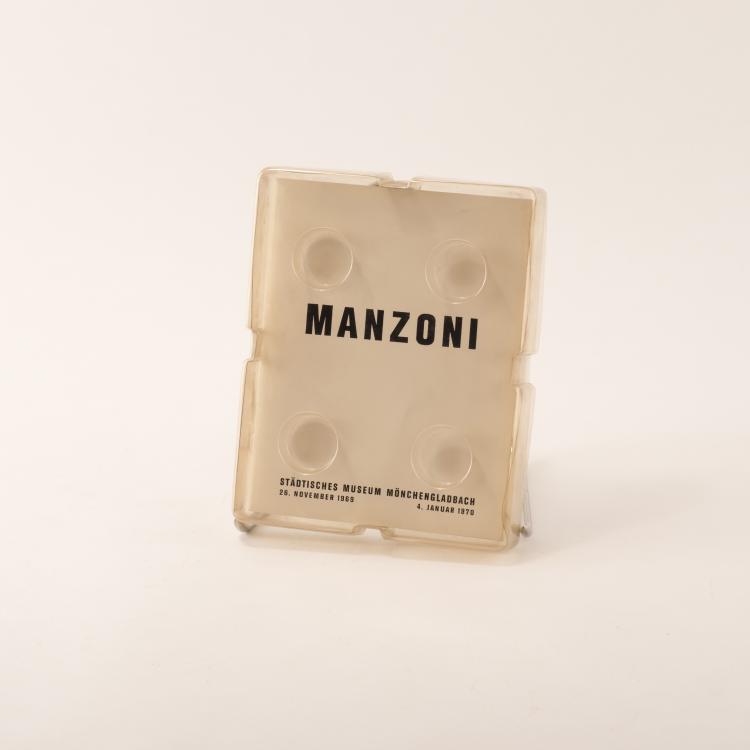 Bild 1 zu Objekt, 'Manzoni' (Edition), 1969/1970, Piero Manzoni, St&auml;dtisches Museum M&ouml;nchengladbach, 136B 20