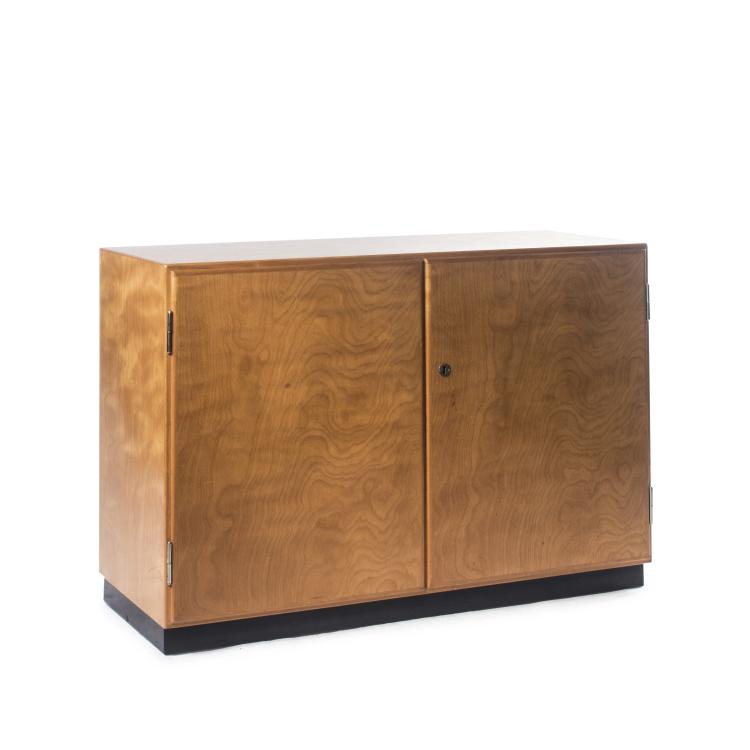 Hauptbild zu Objekt, 'Inkombi' sideboard, 1933, Max Ernst Haefeli, Wohnbedarf, Basel, 137B 237