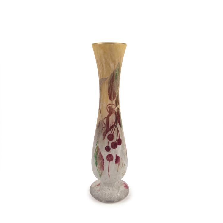 Hauptbild zu Objekt, 'Cerises' vase, 1905-10, Henri Berg&eacute;, Daum Fr&egrave;res, Nancy, 135 41