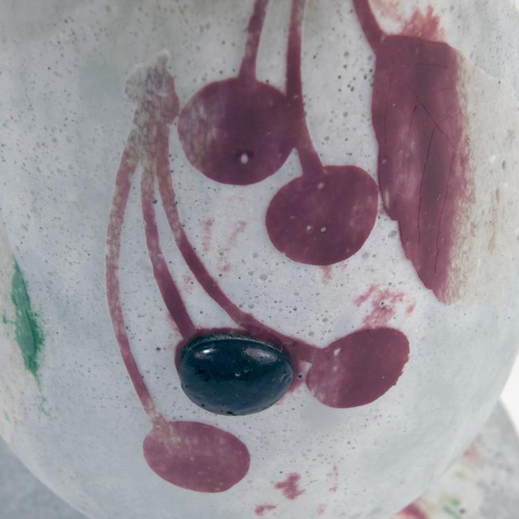 Bild 2 zu Objekt, 'Cerises' vase, 1905-10, Henri Berg&eacute;, Daum Fr&egrave;res, Nancy, 135 41