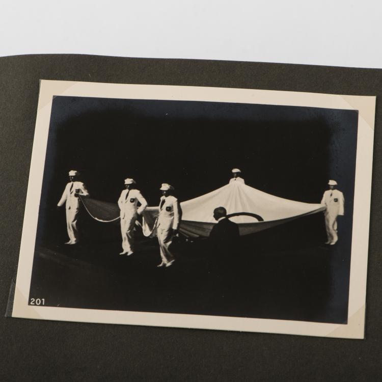 Bild 2 zu Objekt, Privates Album mit Fotografien der Olympischen Spiele in Berlin 1936 und Berliner Stadtansichten aus dem Jahr 1936, 136B 13