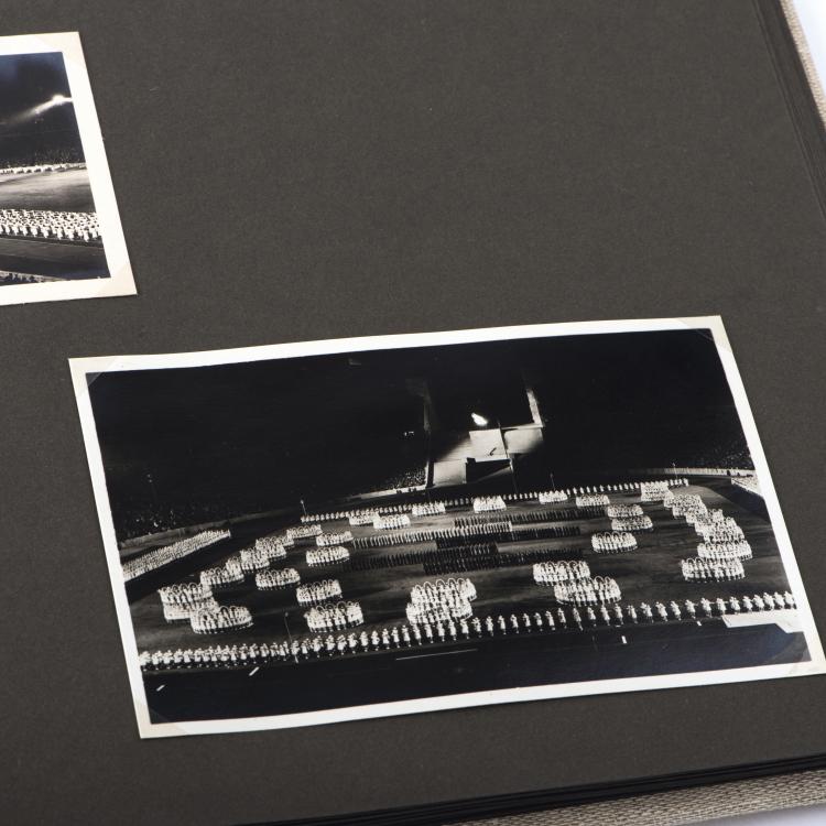 Bild 4 zu Objekt, Privates Album mit Fotografien der Olympischen Spiele in Berlin 1936 und Berliner Stadtansichten aus dem Jahr 1936, 136B 13
