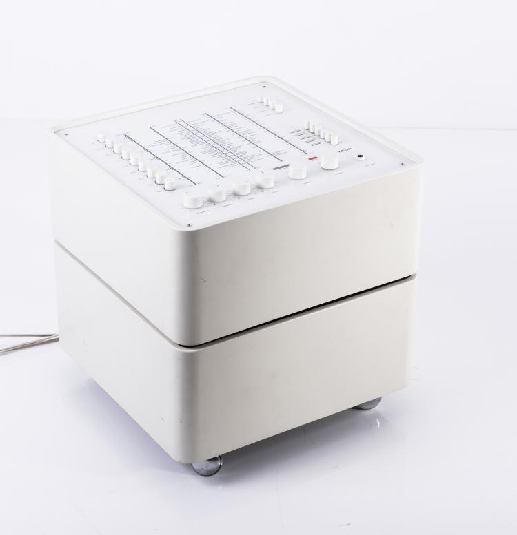 Bild 3 zu Objekt, '3300' stereo system, 1963, Verner Panton, Wega Radio GmbH, Fellbach, 137A 181