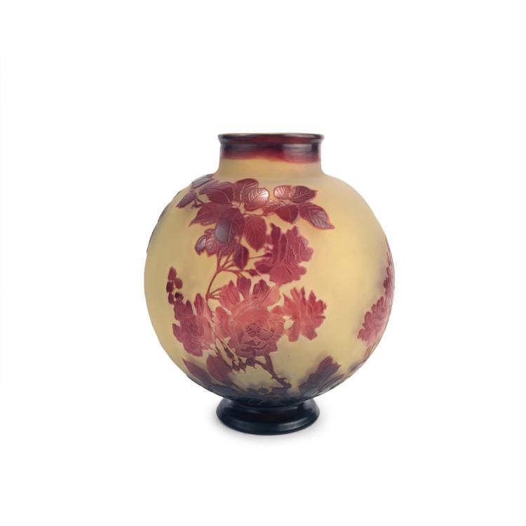 Hauptbild zu Objekt, 'Roses grimpantes' vase, 1920s, Gall&eacute;, Emile, Nancy, 135 162