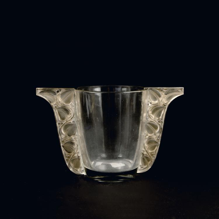 Hauptbild zu Objekt, Henkelvase 'Honfleur', 1927, Lalique, Ren&eacute;, Wingen-sur-Moder, 135 180