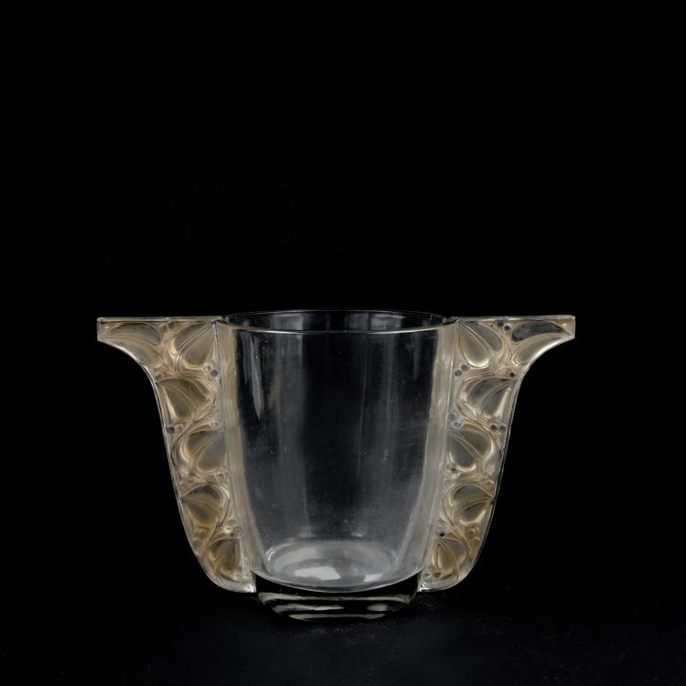 Bild 1 zu Objekt, Henkelvase 'Honfleur', 1927, Lalique, Ren&eacute;, Wingen-sur-Moder, 135 180