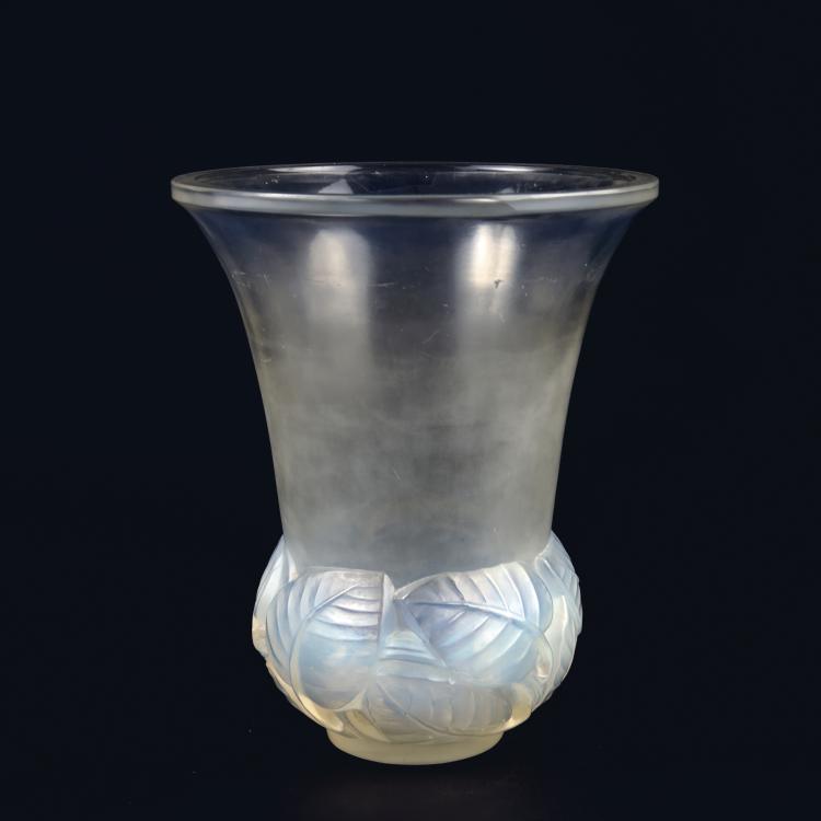 Hauptbild zu Objekt, 'Lilas' vase, 1930, Lalique, Ren&eacute;, Wingen-sur-Moder, 135 184