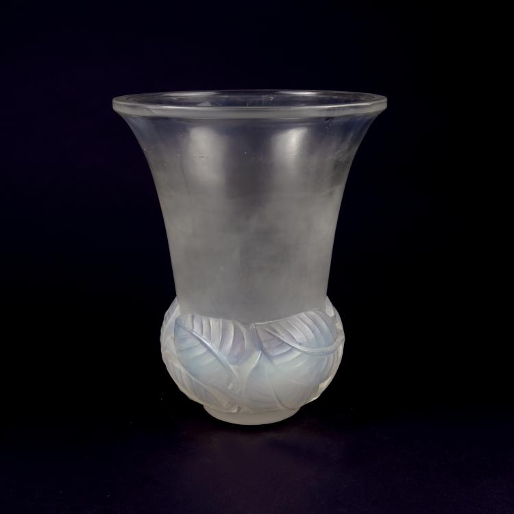 Bild 1 zu Objekt, 'Lilas' vase, 1930, Lalique, Ren&eacute;, Wingen-sur-Moder, 135 184