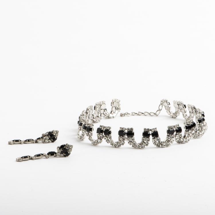 Hauptbild zu Objekt, Collier und paar Ohrclips, um 1960, Dior, Christian, Deutschland, 135 483