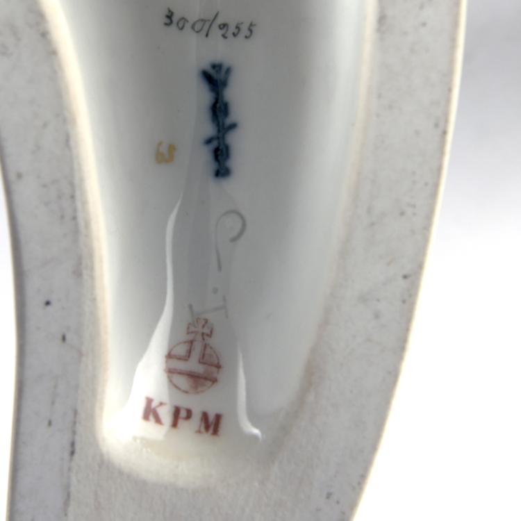 Bild 3 zu Objekt, 'Celebrity' and 'Flattery', c1909, Eduard Klablena, Berlin, KPM, 135 531