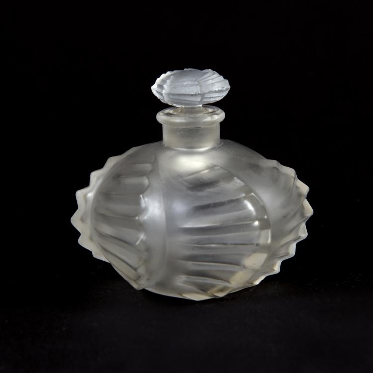 Bild 1 zu Objekt, Drei Flakons: 'Bouquet de Faunes', 'Camille' und 'Oeillet', 1919-20, Lalique, Ren&eacute;, Wingen-sur-Moder, 135 173