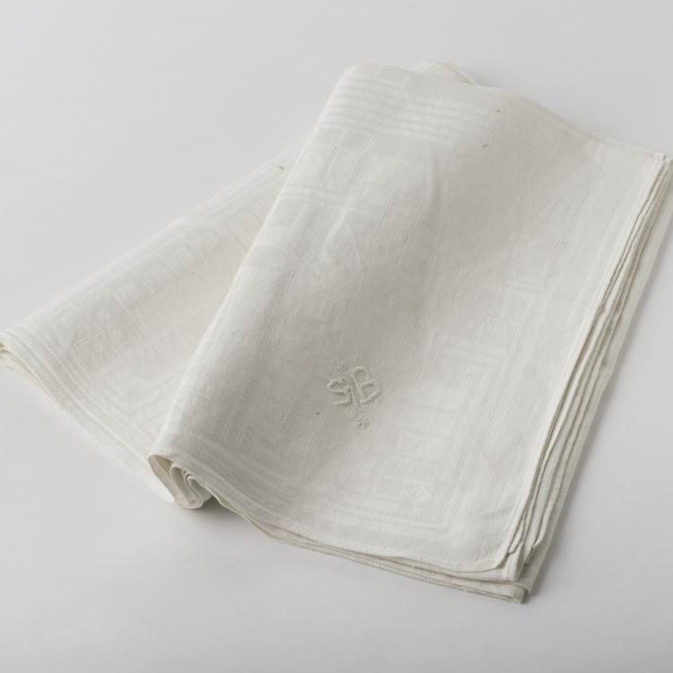 Bild 1 zu Objekt, Tafeltuch, um 1904, Peter Behrens, Fr&auml;nkel, S., Neustadt (zugeschrieben), 135 644