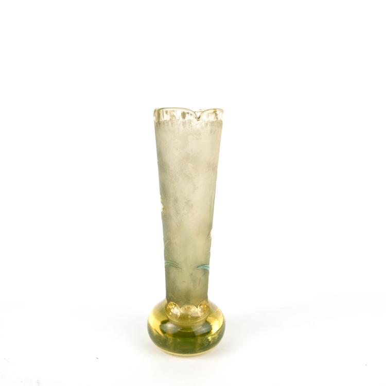 Bild 1 zu Objekt, 'Perce-neige' vase, c1895, Burgun, Schverer & Co., Meisenthal, 135 9