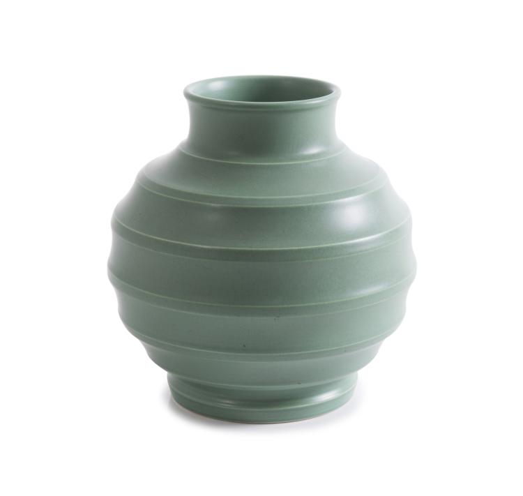 Hauptbild zu Objekt, Vase 'Matt Green', 1933-39, Wedgwood, Etruria, 137B 373