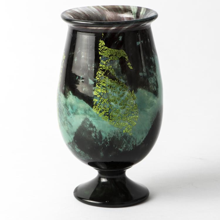 Bild 1 zu Objekt, 'Verre de Jade' vase, 1918-25, Daum Fr&egrave;res, Nancy, 135 94