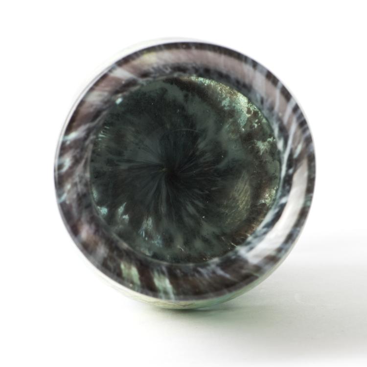 Bild 2 zu Objekt, 'Verre de Jade' vase, 1918-25, Daum Fr&egrave;res, Nancy, 135 94