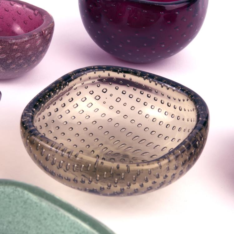 Bild 2 zu Objekt, Acht Schalen 'A bolle', 'A bollicine' und 'Sommerso a bollicine', um 1935-50, Carlo Scarpa, Venini & C., Murano, 137C 615